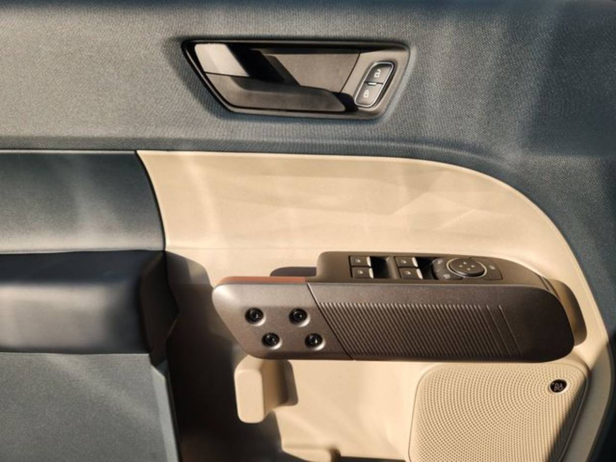 2025 Ford Maverick Lariat - Photo 17