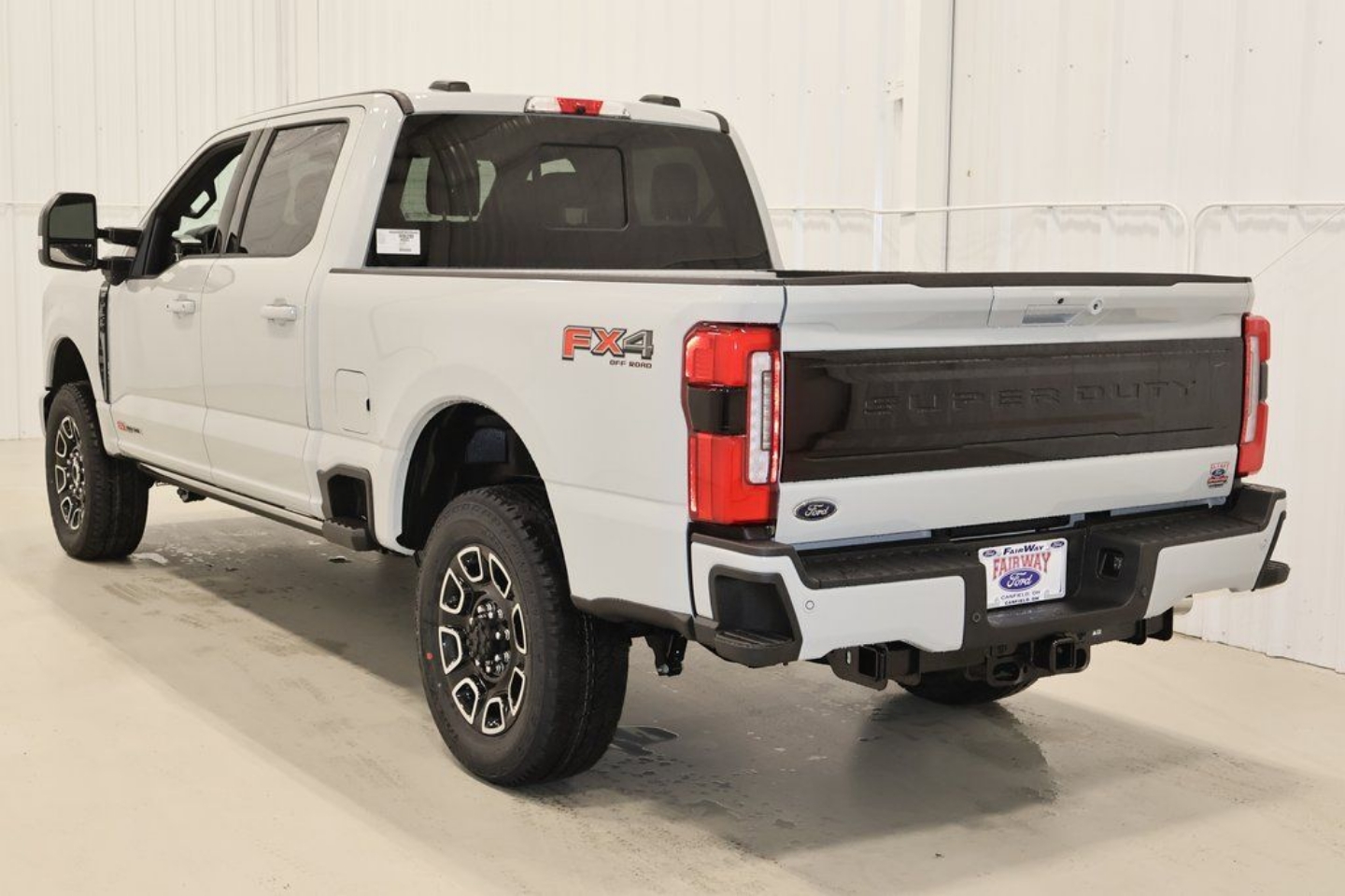 2025 Ford F-350 Super Duty Platinum - Photo 6