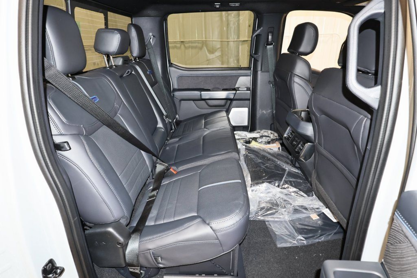 2025 Ford F-350 Super Duty Platinum - Photo 15