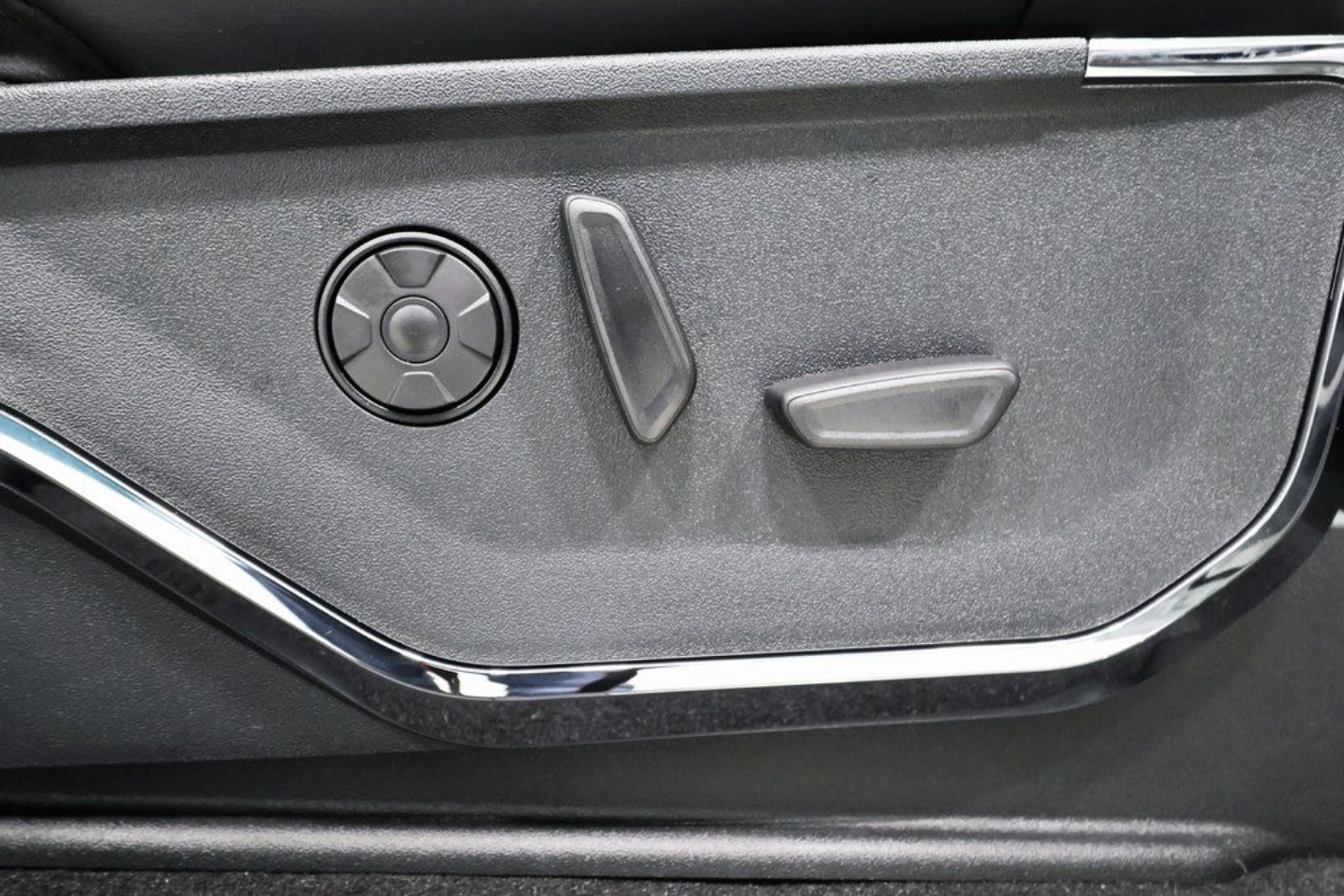 2025 Ford F-350 Super Duty Platinum - Photo 17