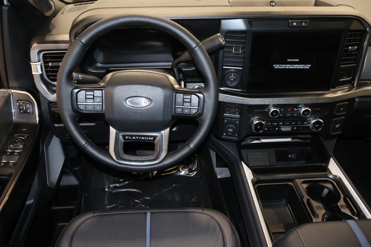 2025 Ford F-350 Super Duty Platinum - Photo 18