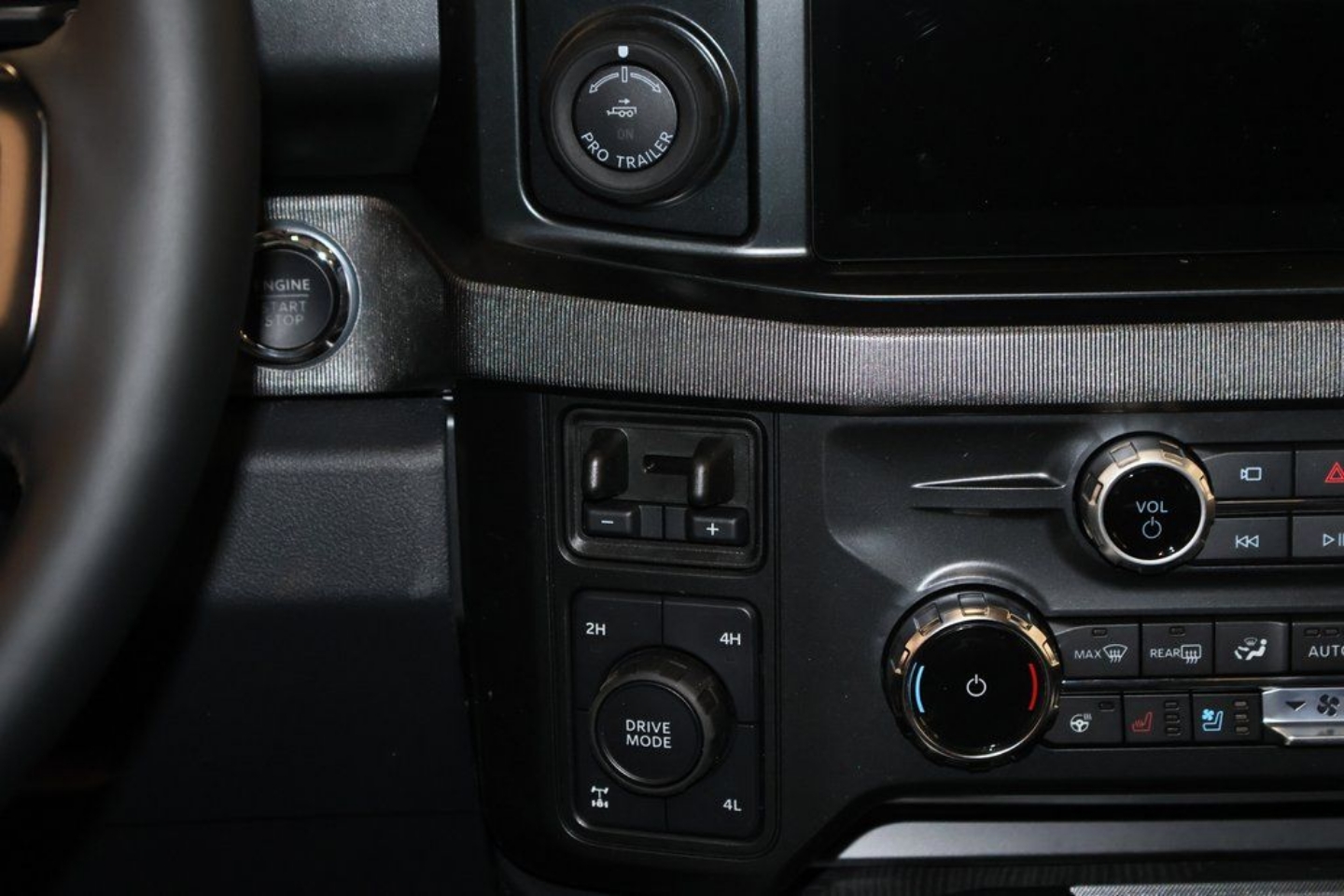 2025 Ford F-350 Super Duty Platinum - Photo 24