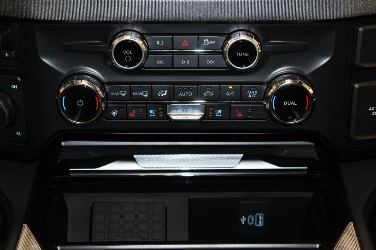 2025 Ford F-350 Super Duty Platinum - Photo 27