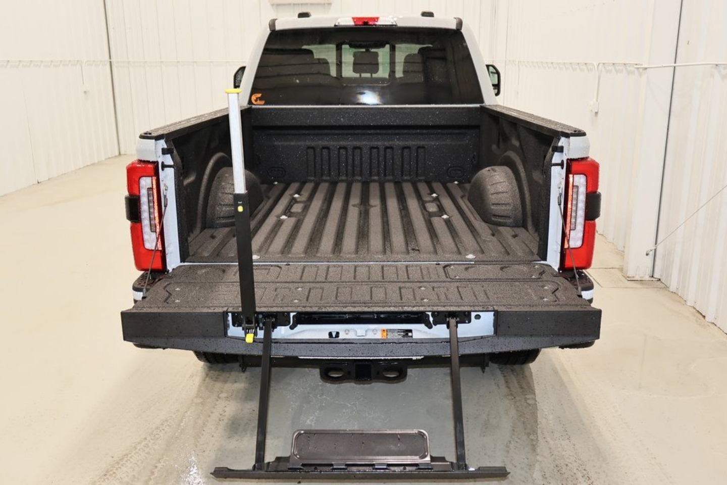 2025 Ford F-350 Super Duty Platinum - Photo 33