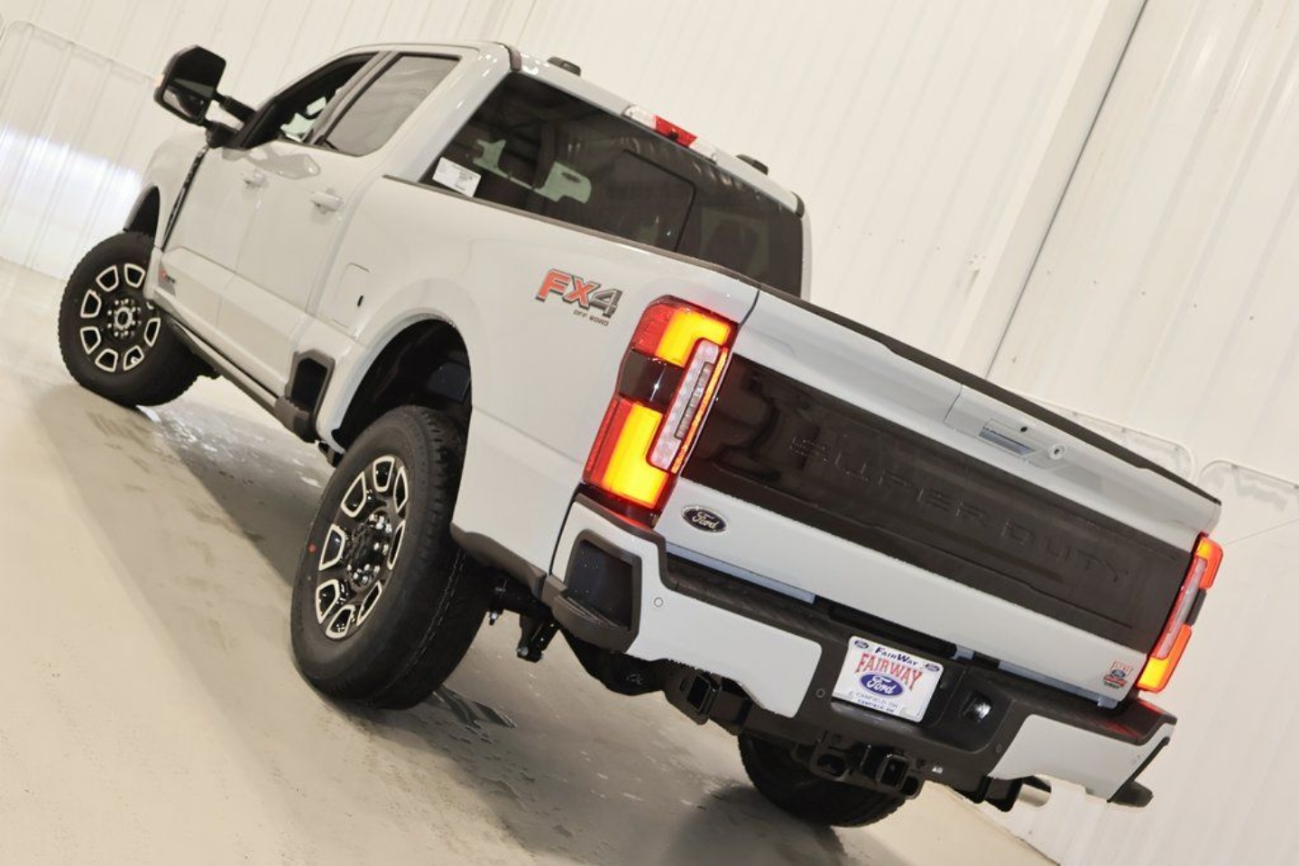2025 Ford F-350 Super Duty Platinum - Photo 34