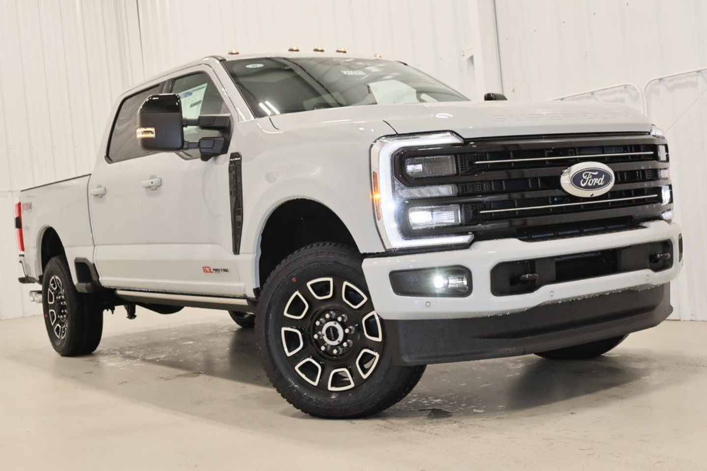 2025 Ford F-350 Super Duty Platinum - Photo 36