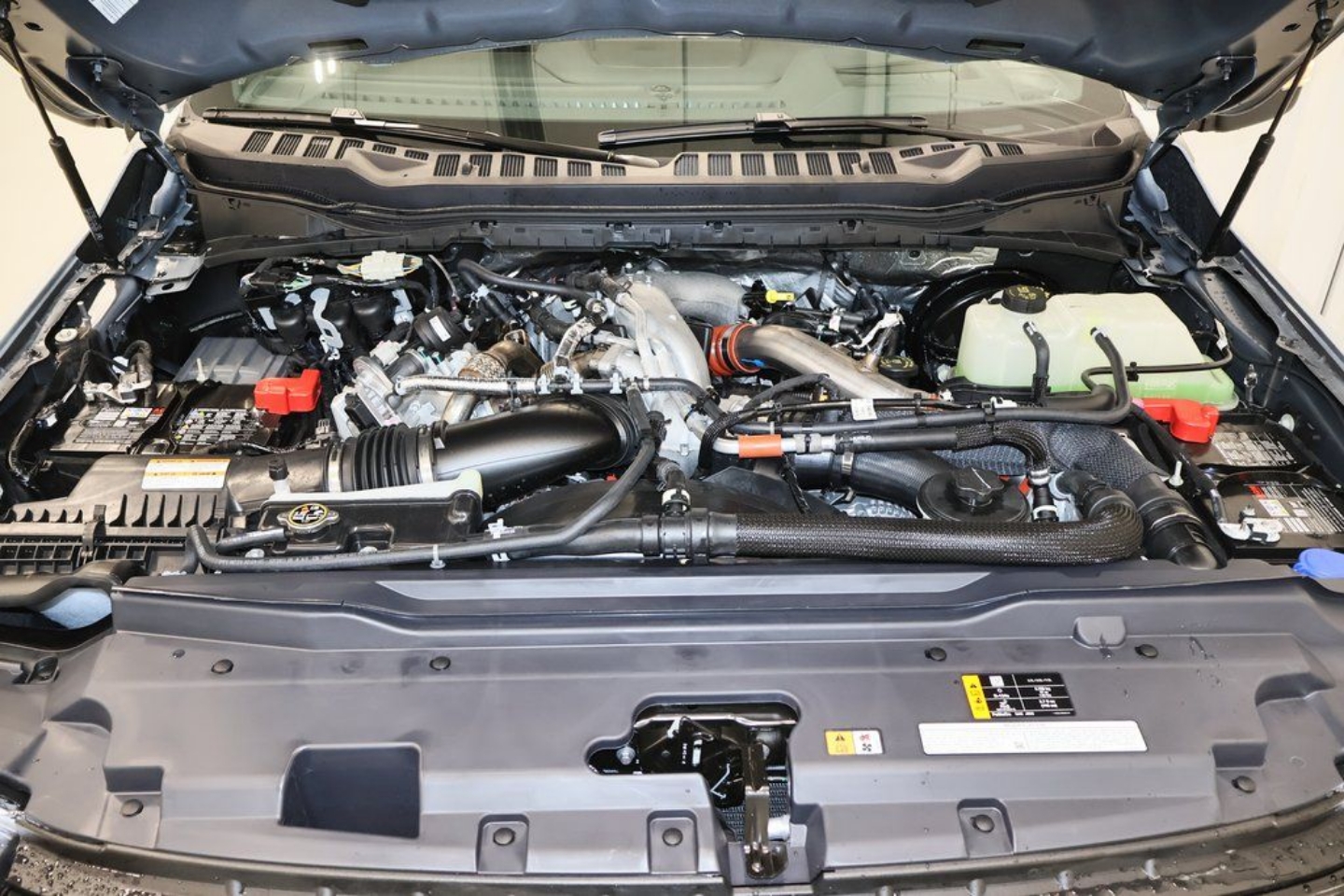 2025 Ford F-350 Super Duty Platinum - Photo 38