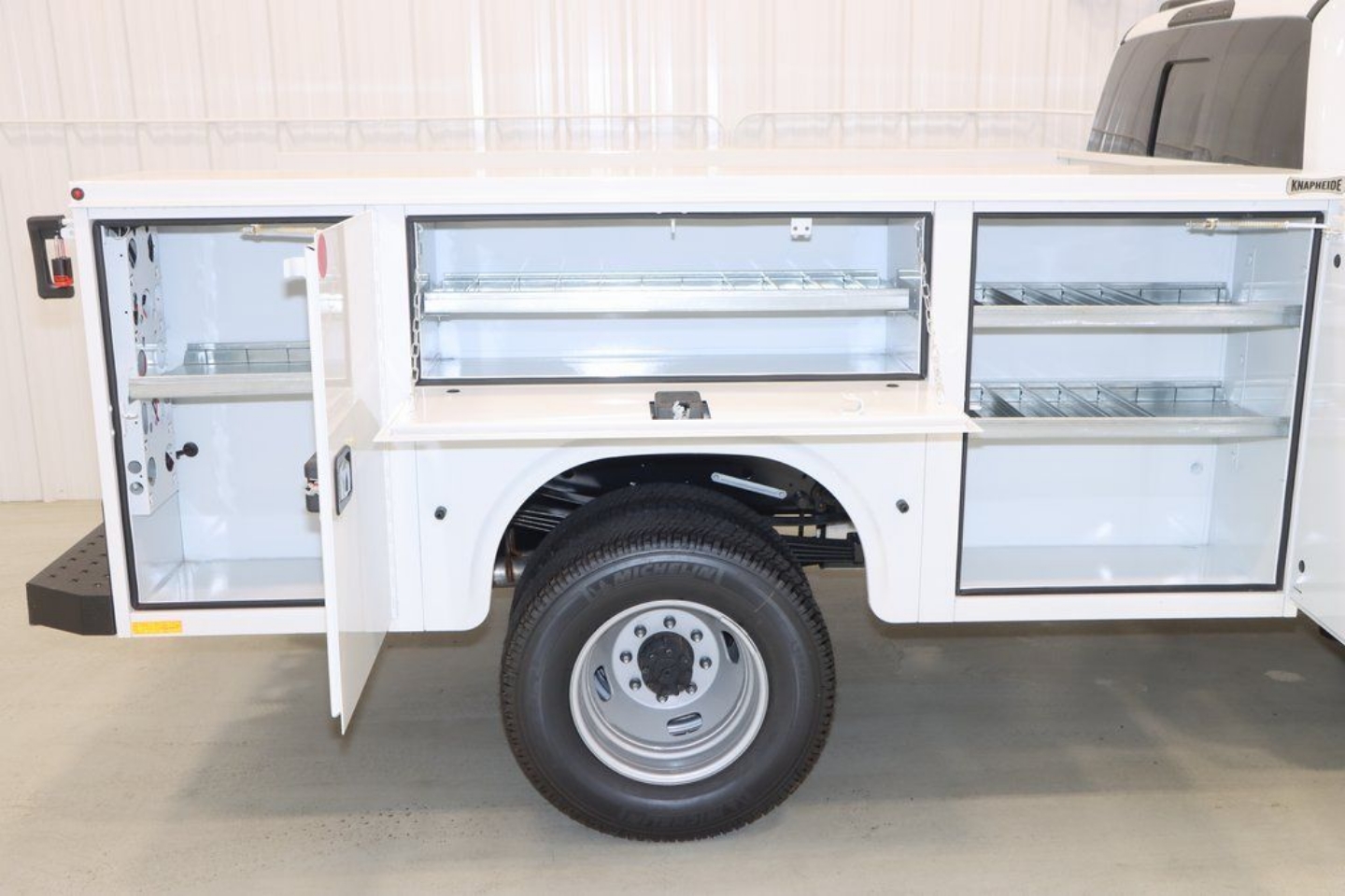 2025 Ford F-350 Super Duty Chassis Cab XL - Photo 8