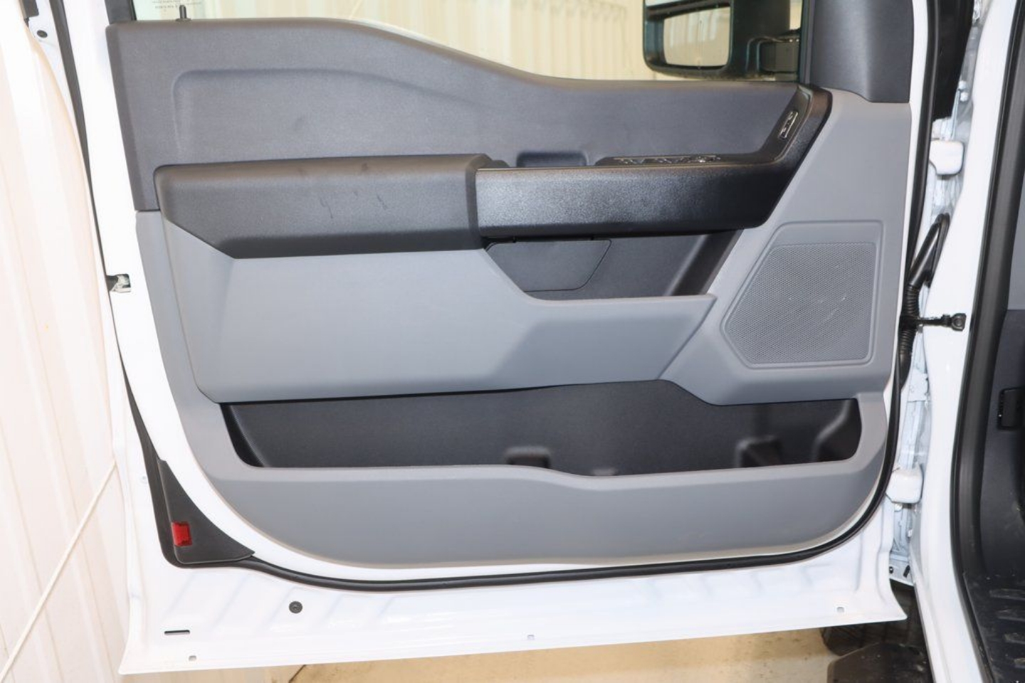 2025 Ford F-350 Super Duty Chassis Cab XL - Photo 9