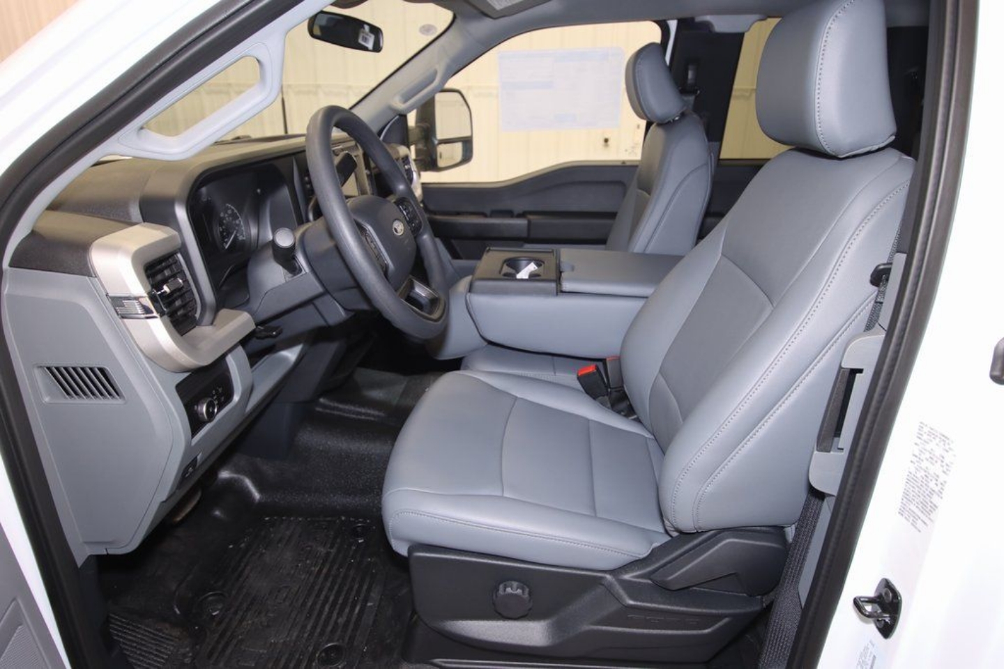 2025 Ford F-350 Super Duty Chassis Cab XL - Photo 11