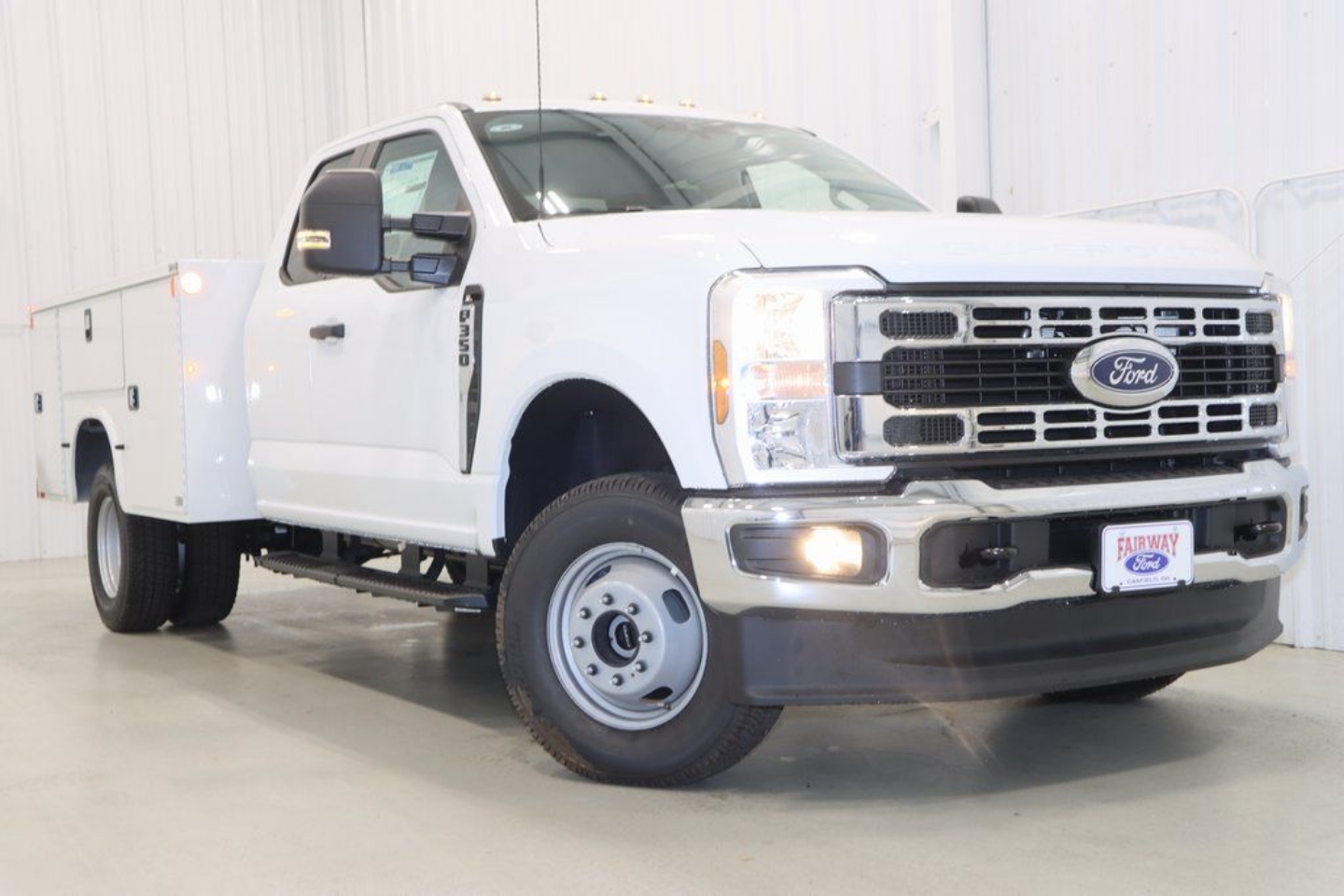 2025 Ford F-350 Super Duty Chassis Cab XL - Photo 28