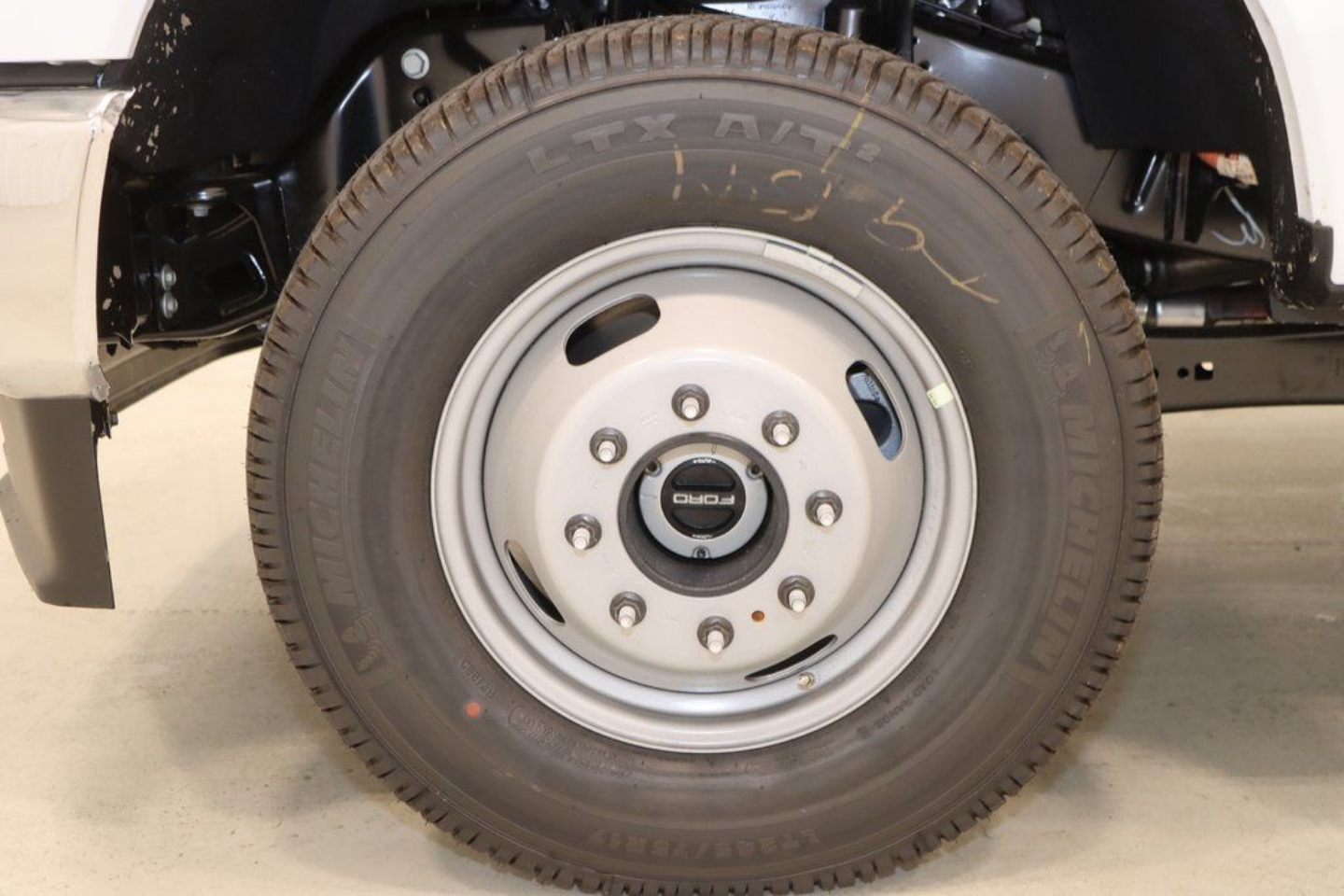 2025 Ford F-350 Super Duty Chassis Cab XL - Photo 29