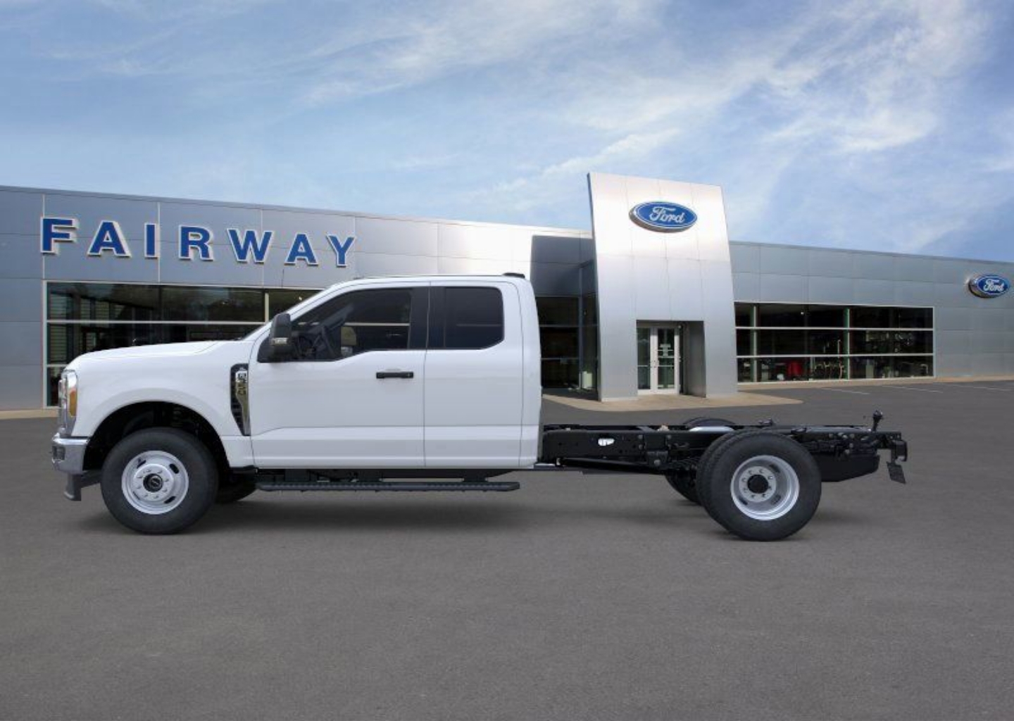2025 Ford F-350 Super Duty Chassis Cab XL - Photo 34