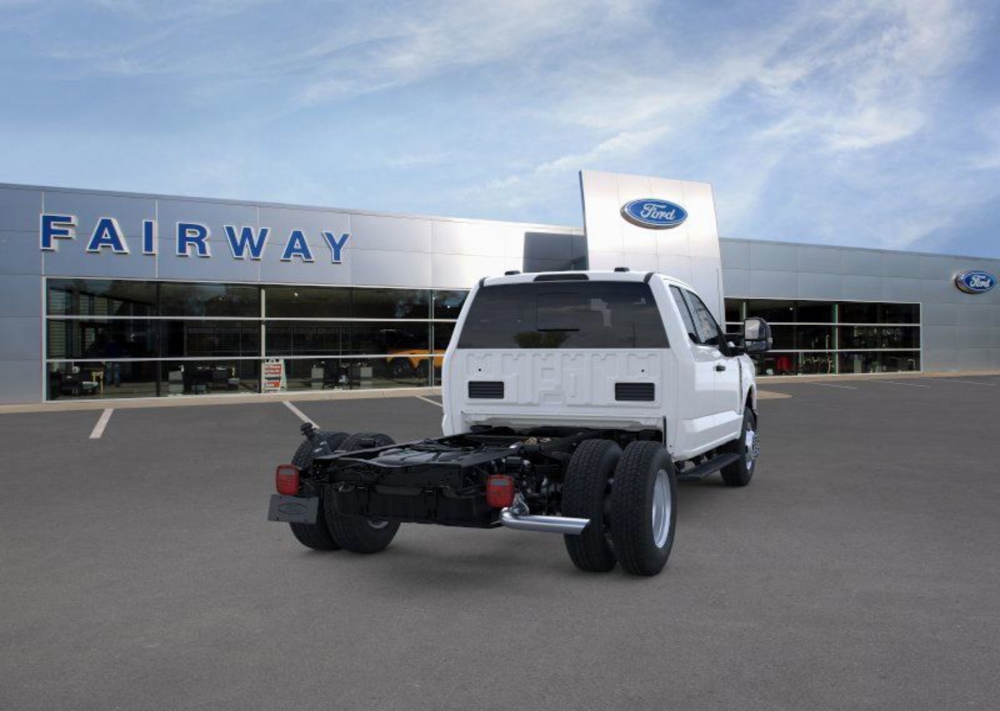 2025 Ford F-350 Super Duty Chassis Cab XL - Photo 39