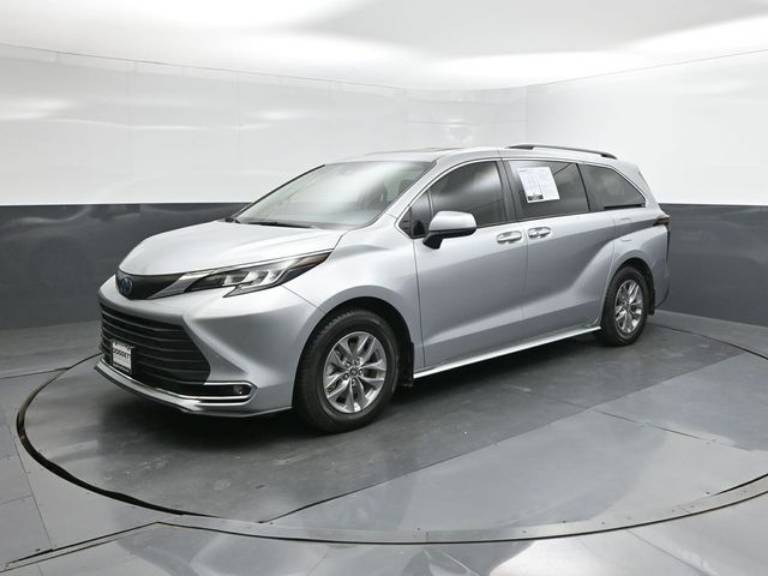 2022 Toyota Sienna XLE