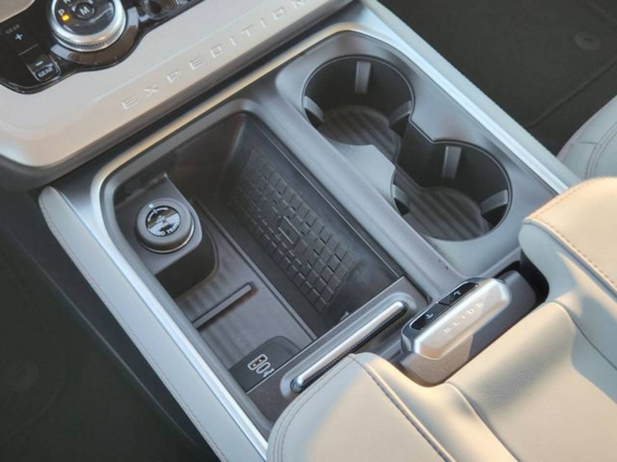 2025 Ford Expedition MAX Active - Photo 16