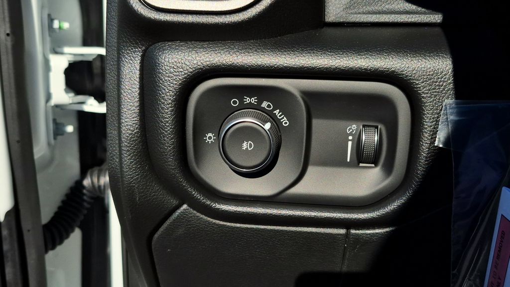 2026 RAM 3500 Chassis Tradesman - Photo 12