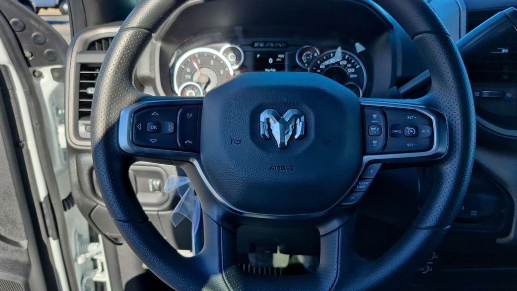 2026 RAM 3500 Chassis Tradesman - Photo 18