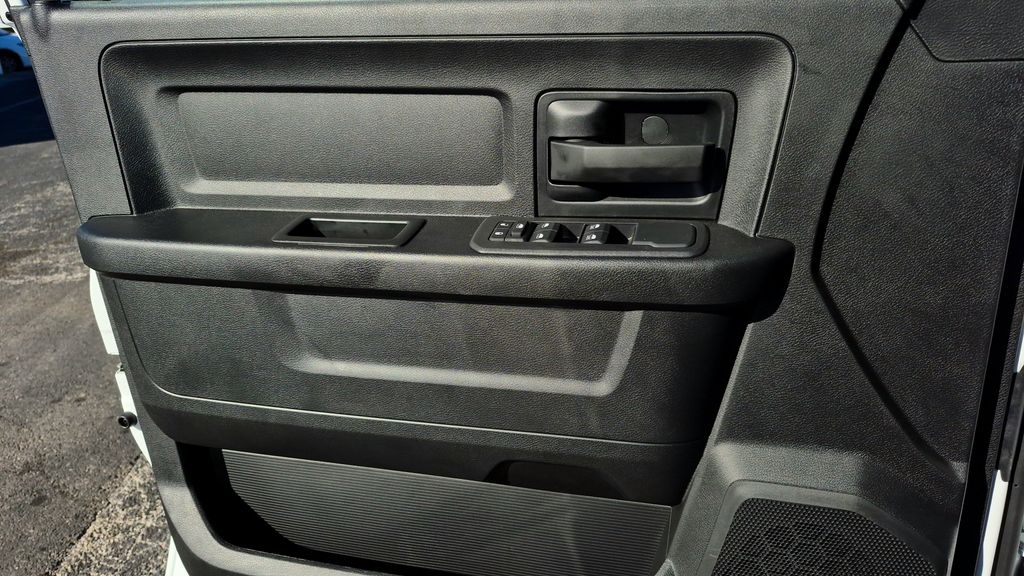 2026 RAM 3500 Chassis Tradesman - Photo 23