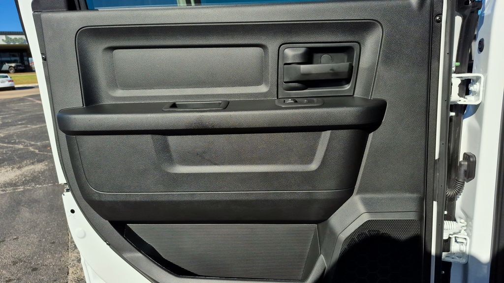 2026 RAM 3500 Chassis Tradesman - Photo 25