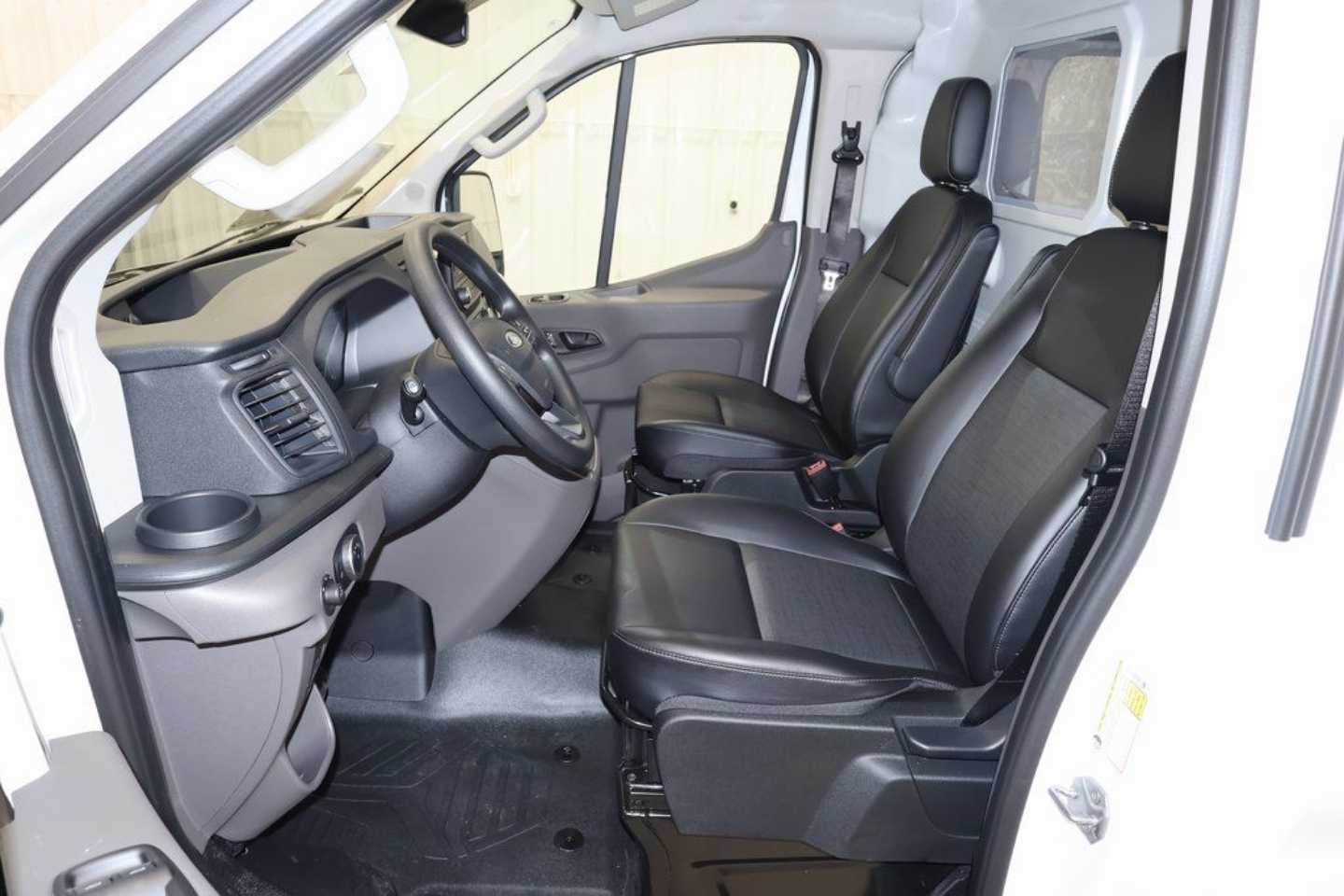 2025 Ford Transit Van Base - Photo 11