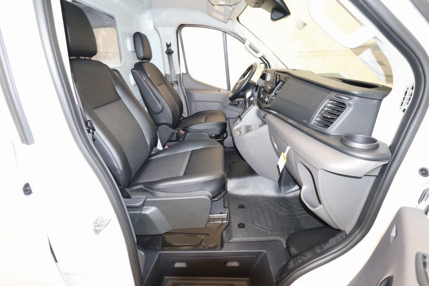 2025 Ford Transit Van Base - Photo 19