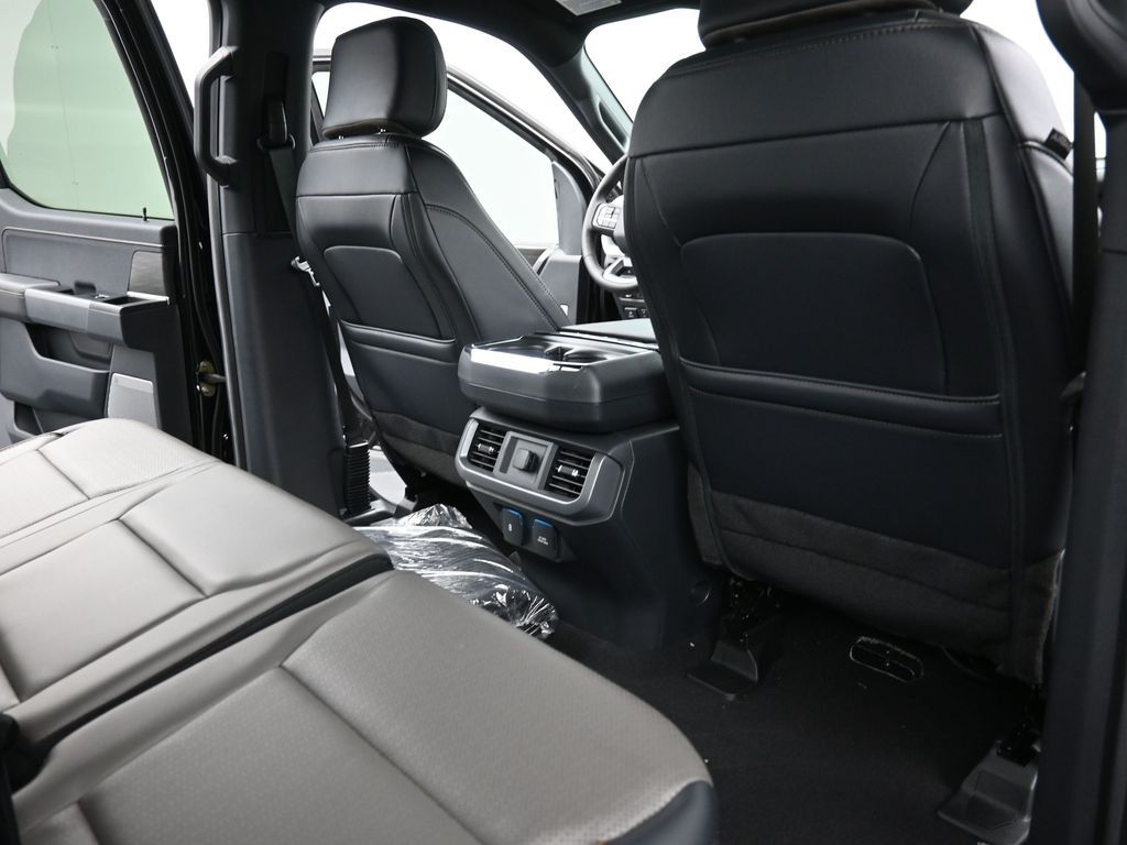 2025 Ford F-150 Lariat - Photo 14