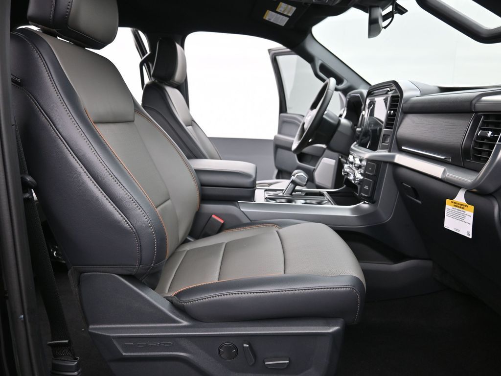 2025 Ford F-150 Lariat - Photo 25