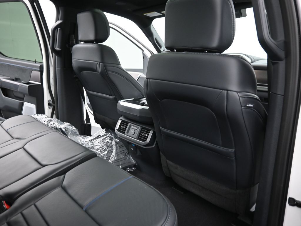 2025 Ford F-150 Platinum - Photo 16