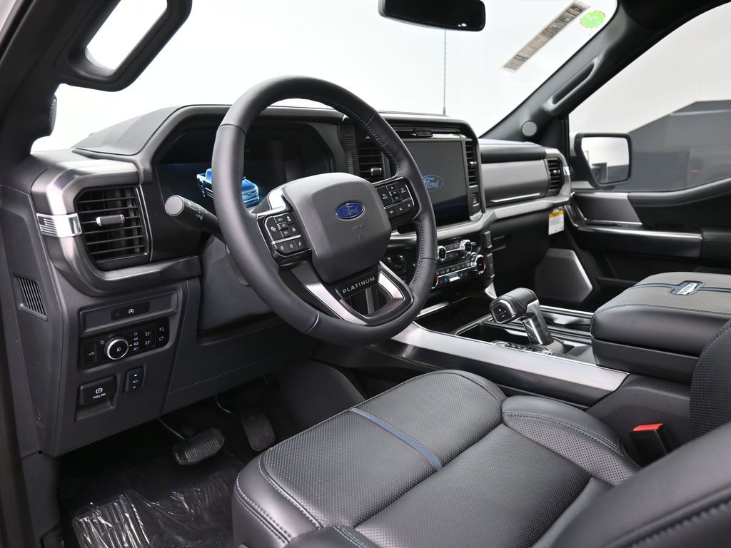 2025 Ford F-150 Platinum - Photo 18