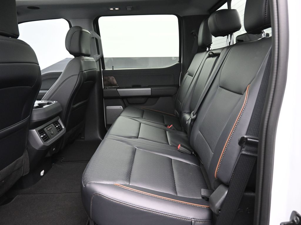 2025 Ford F-350 Super Duty Lariat - Photo 28