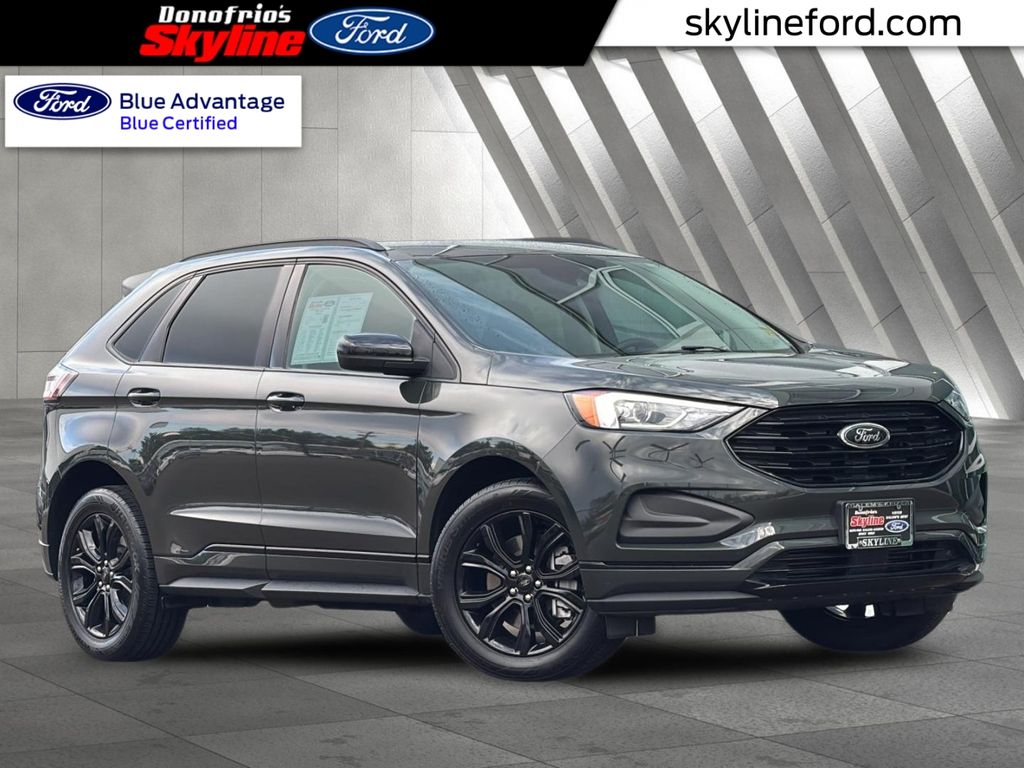 2022 Ford Edge SE