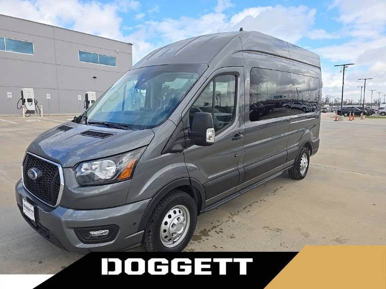 2025 Ford Transit Passenger Wagon XLT