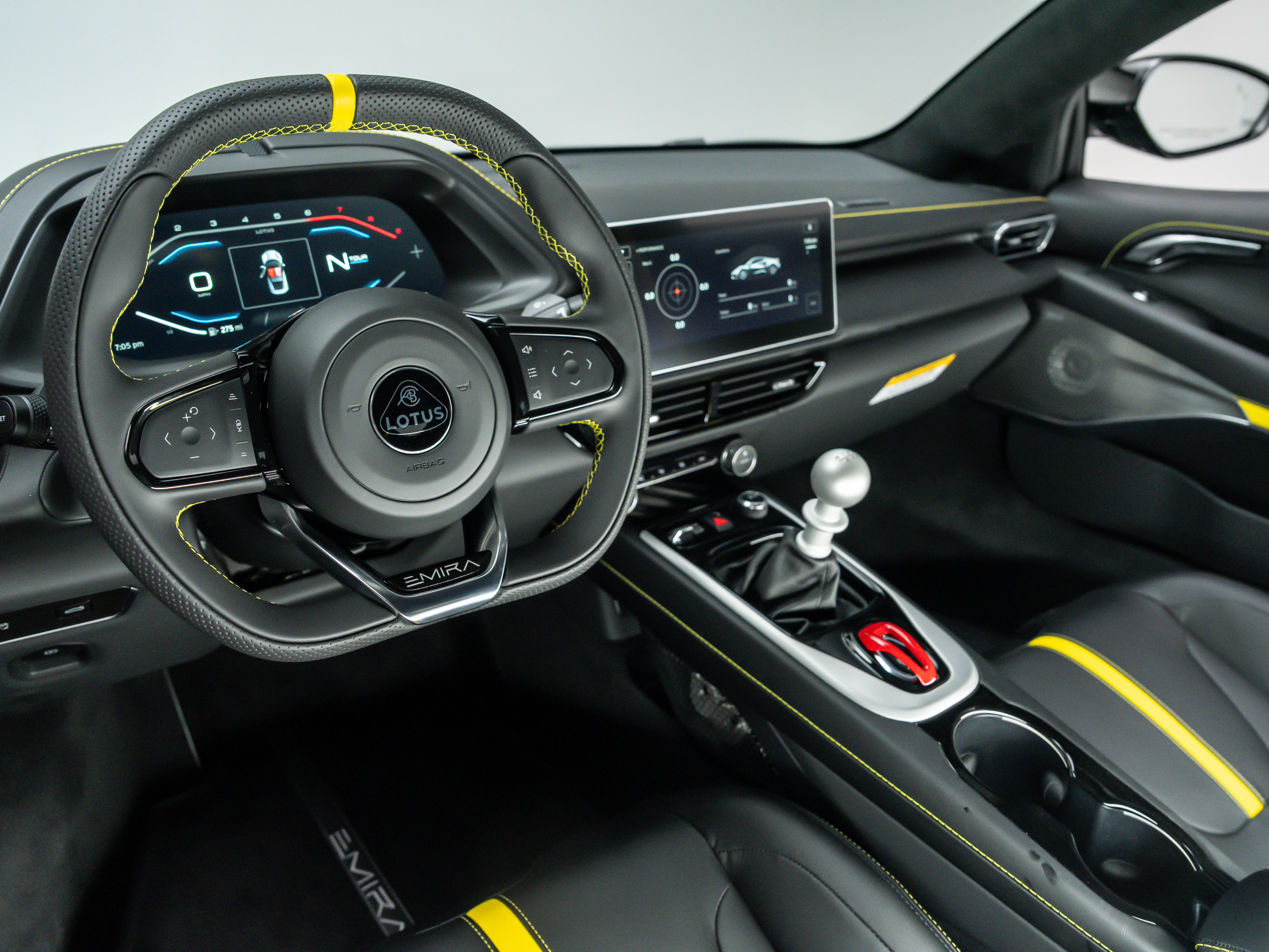 2026 Lotus Emira - Photo 19