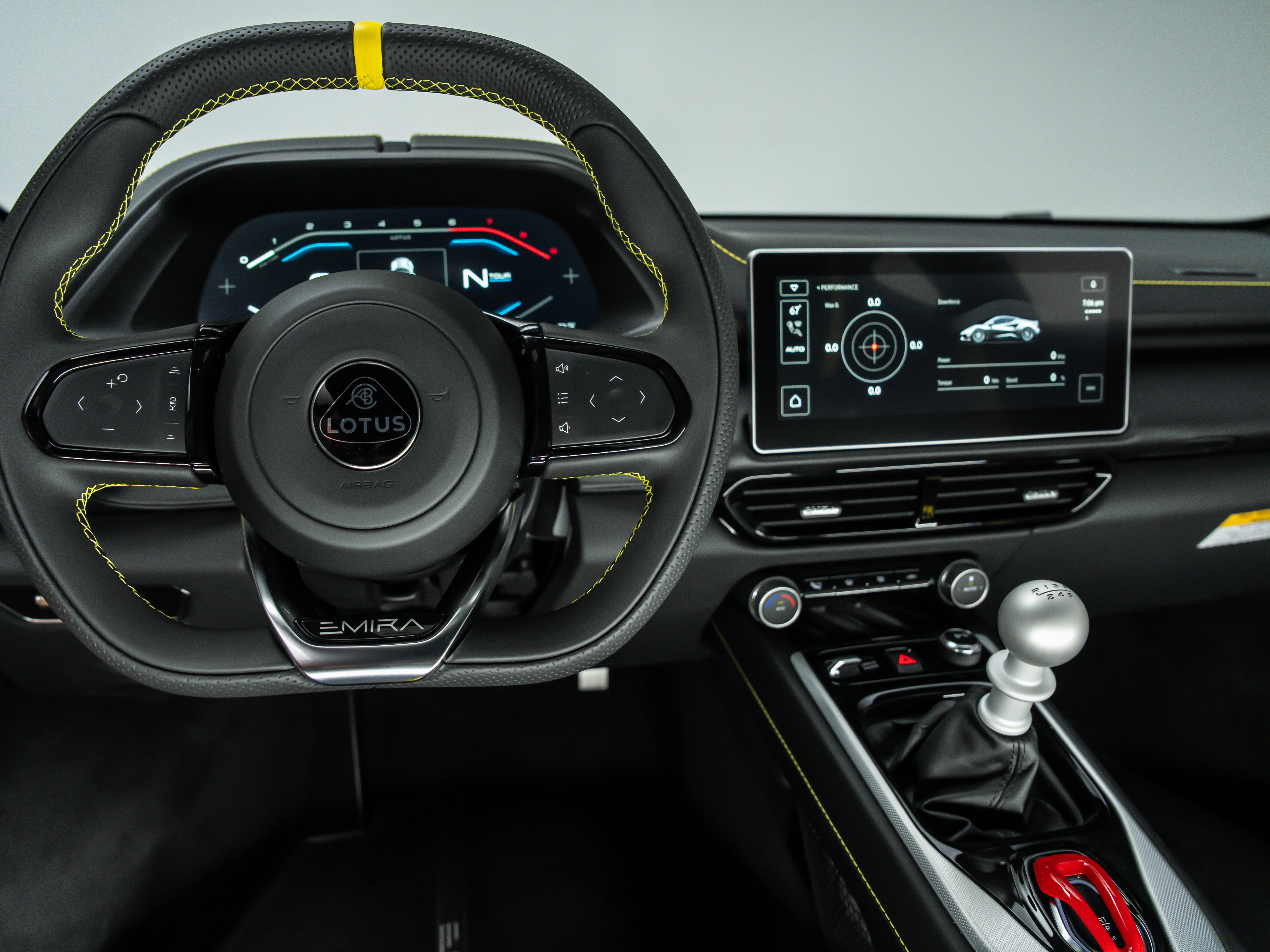 2026 Lotus Emira - Photo 25