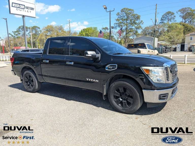 2017 Nissan Titan SV