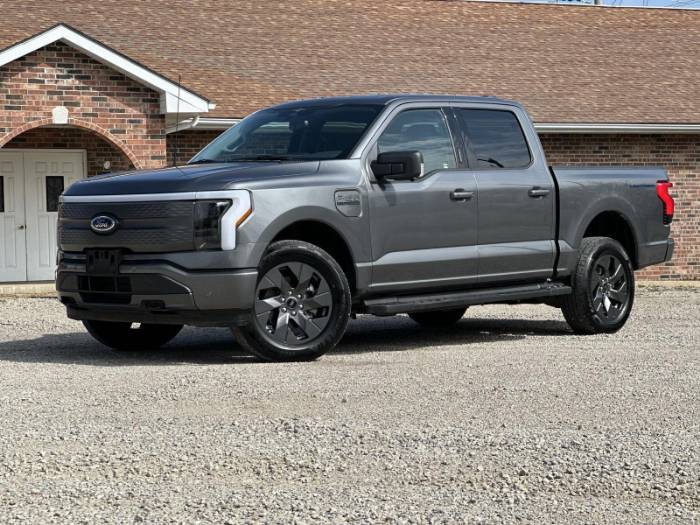 2023 Ford F-150 Lightning XLT