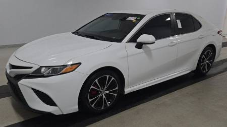 2020 Toyota Camry SE
