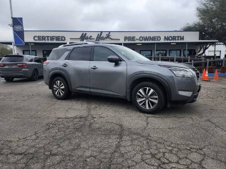 2024 Nissan Pathfinder SL