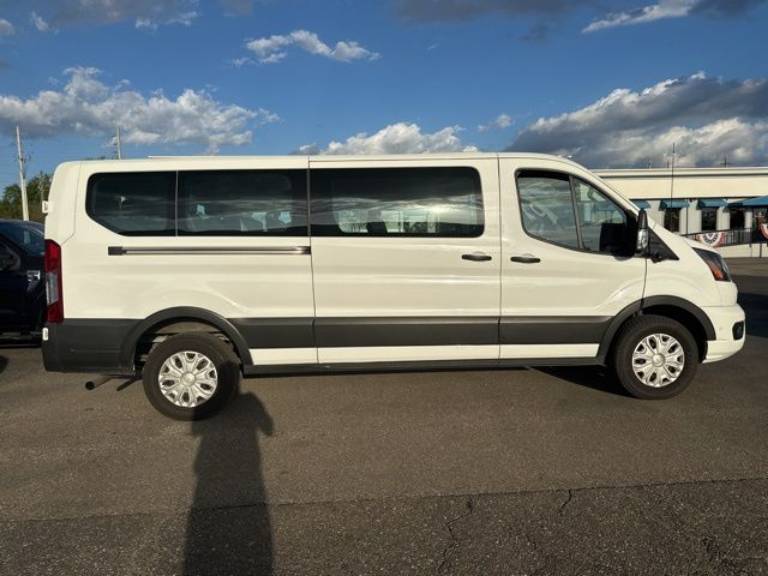 2023 Ford Transit Passenger Wagon XLT