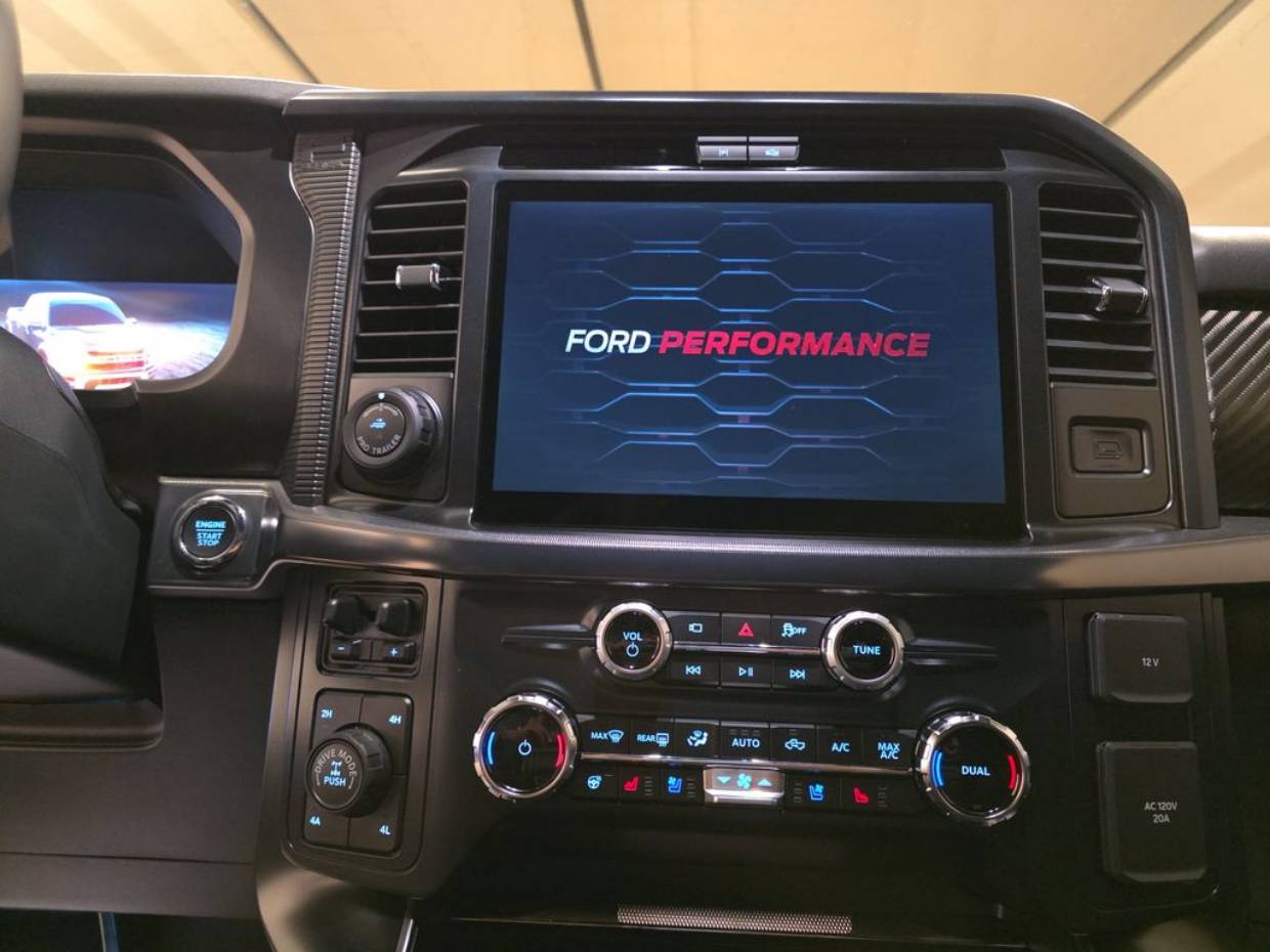 2025 Ford F-150 Raptor - Photo 10