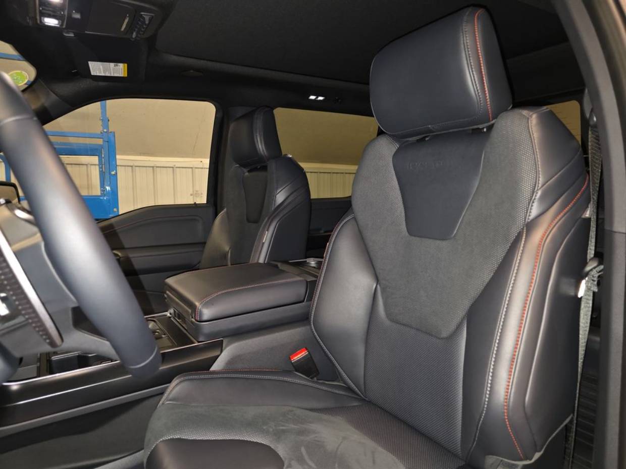 2025 Ford F-150 Raptor - Photo 19