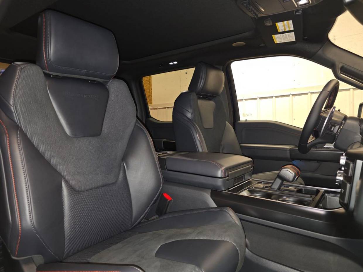 2025 Ford F-150 Raptor - Photo 24