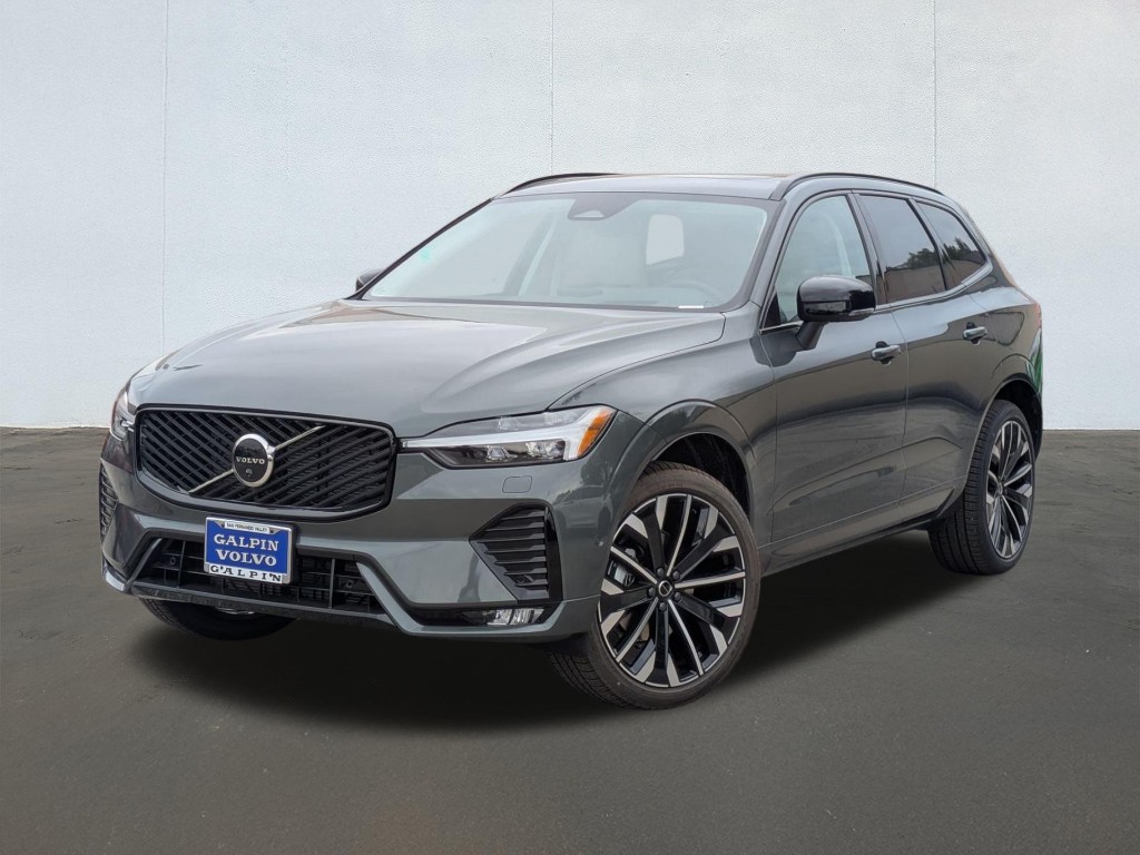 2026 Volvo XC60 B5 Ultra Dark