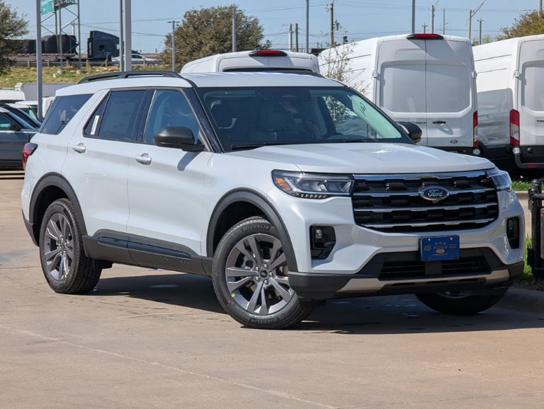 2026 Ford Explorer Active w/200A Pkg