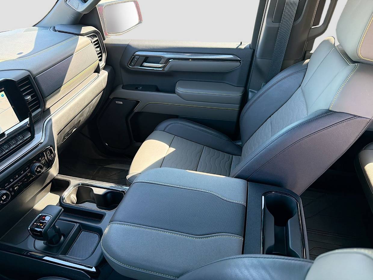 2023 Chevrolet Silverado 1500 ZR2 - Photo 29