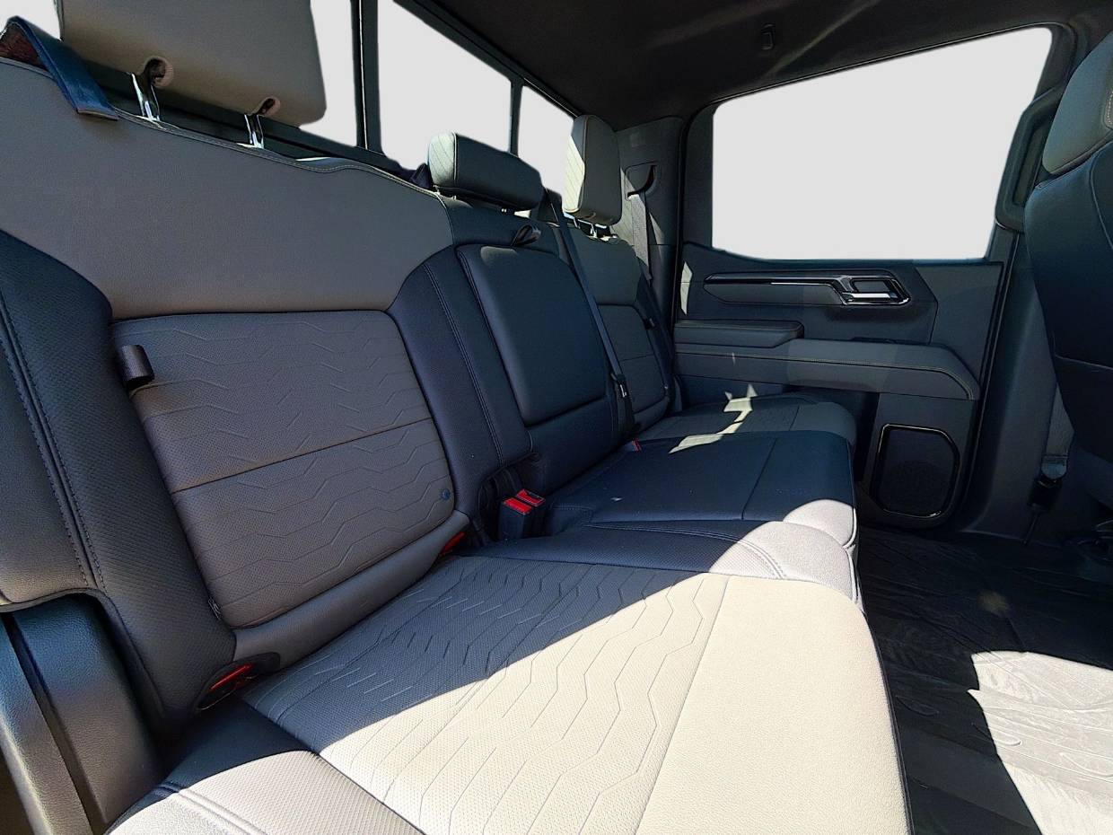 2023 Chevrolet Silverado 1500 ZR2 - Photo 34