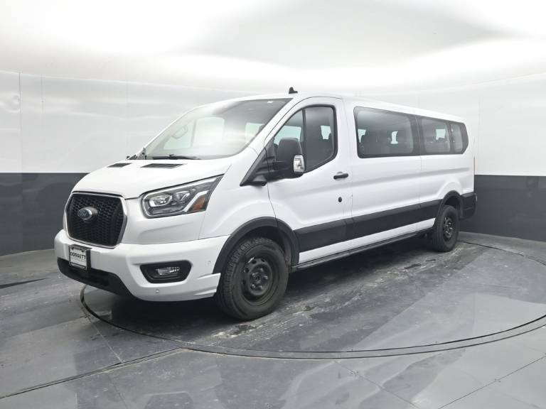 2023 Ford Transit Passenger Wagon XLT