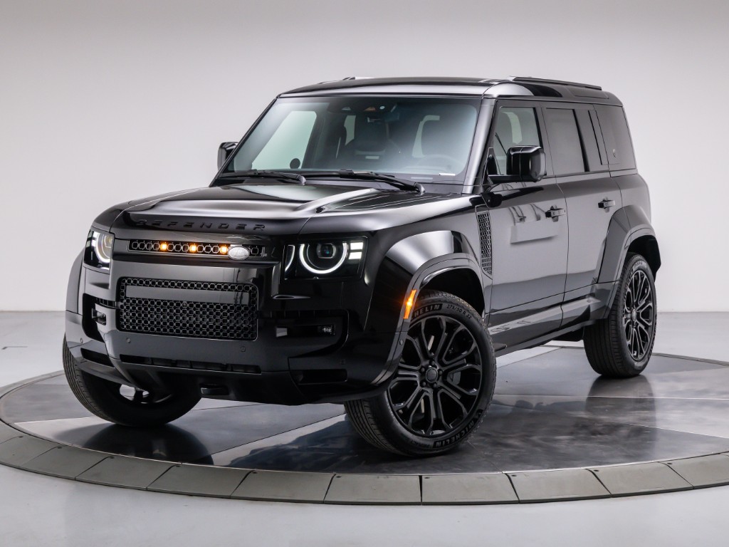 2026 Land Rover Defender P635 OCTA Black