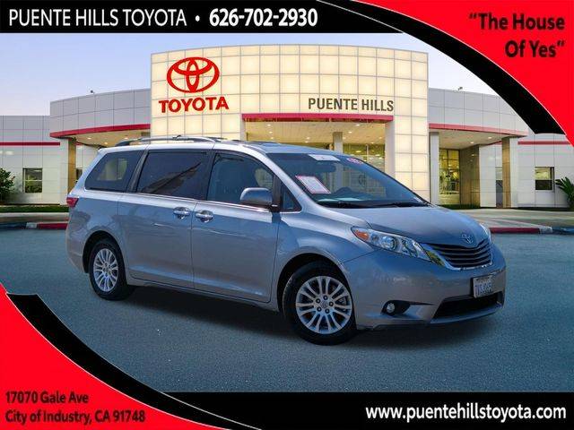 2017 Toyota Sienna XLE